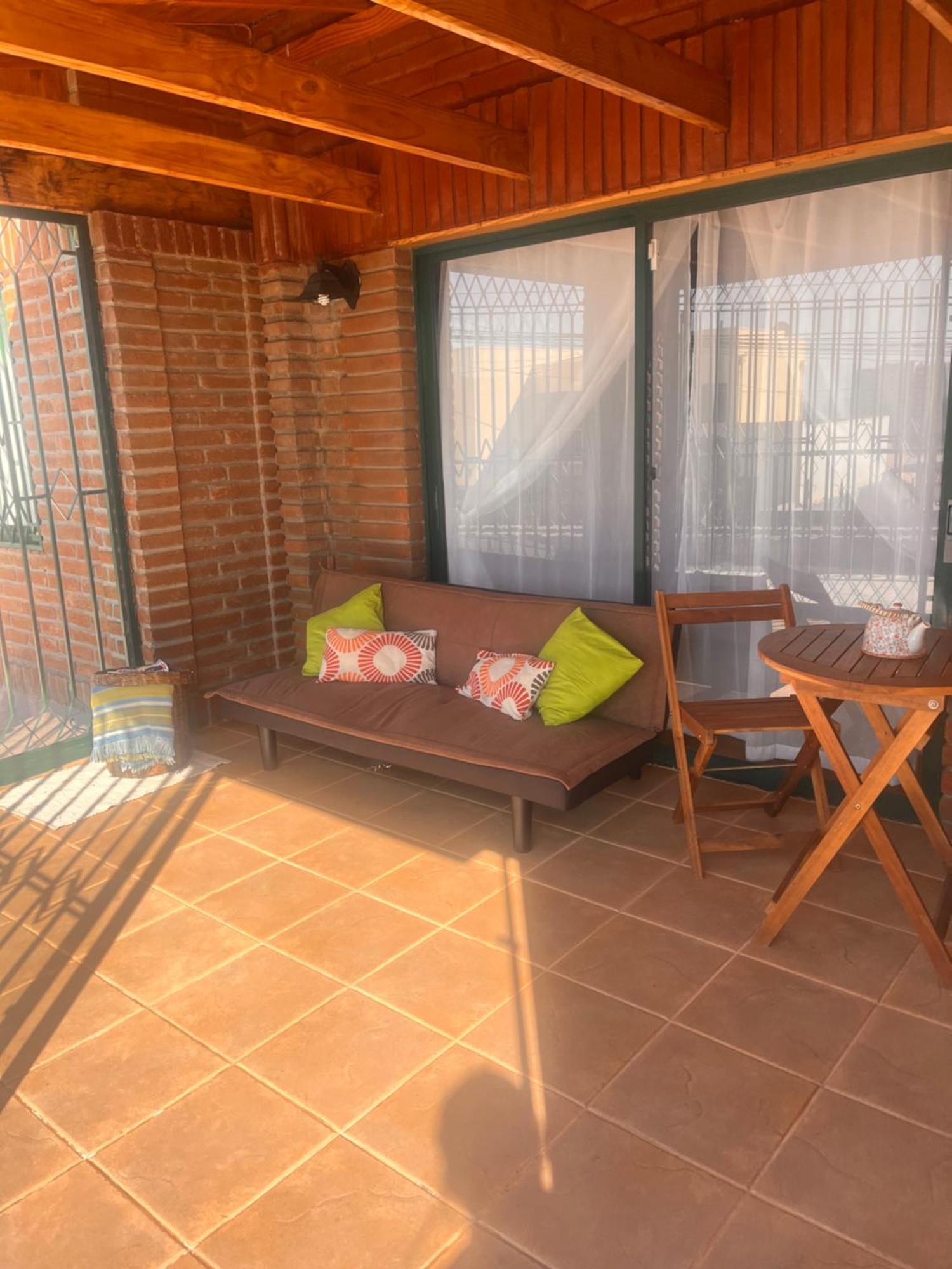Linda Casa En Barrio Residencial La Herradura Oriente A 5 Min Playa Casa de férias